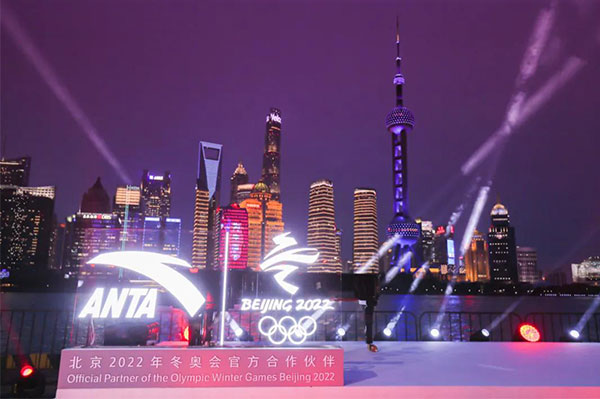 市值突破2000亿的安踏，它究竟做对了什么？